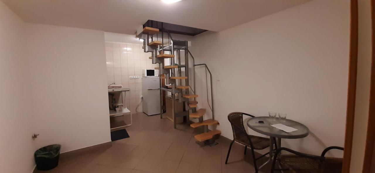Apartman Vorosmarty Apartamento Budapest Exterior foto